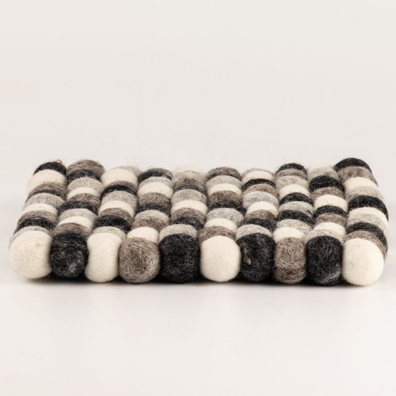Mantel individual cuadrado de bolas de fieltro - 20 cm color gris multicolor
