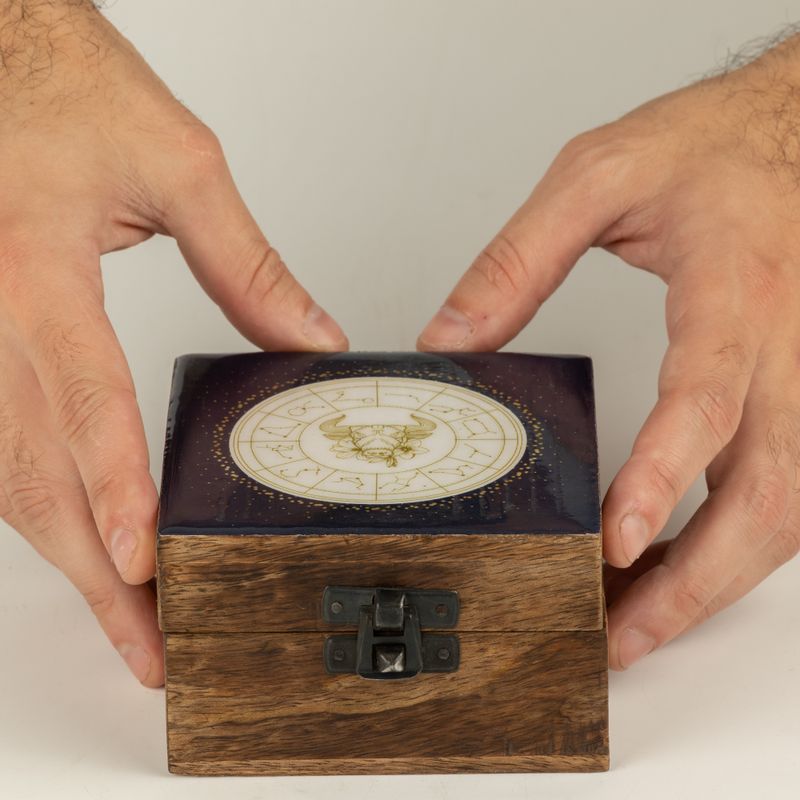 Caja pequeña esmaltada - Tauro