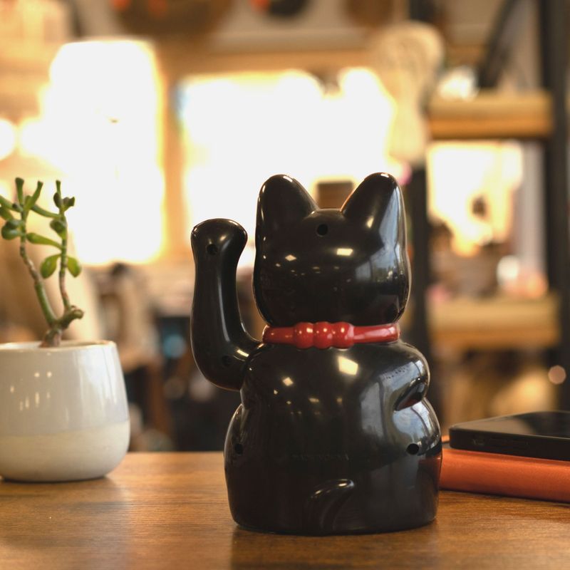 Gato de la suerte negro - 15 cm