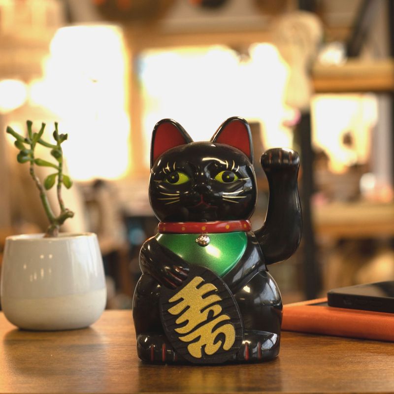 Gato de la suerte negro - 15 cm
