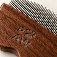 Herramientas de aseo PAW – Peine para pulgas y zonas delicadas – Nogal