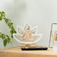 Figura de madera de mujer haciendo yoga - Flor de loto - Crema - Calma