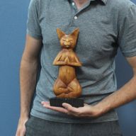 Gato de yoga tallado a mano - Loto