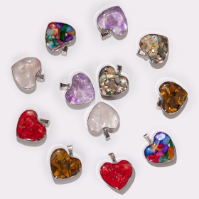 12x Colgantes de corazón con carcasa de acero - Chip de gemas y conchas Surtido