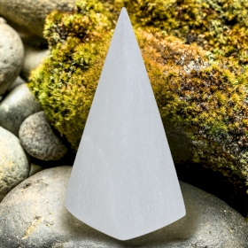 Pirámide de selenita - 10 cm
