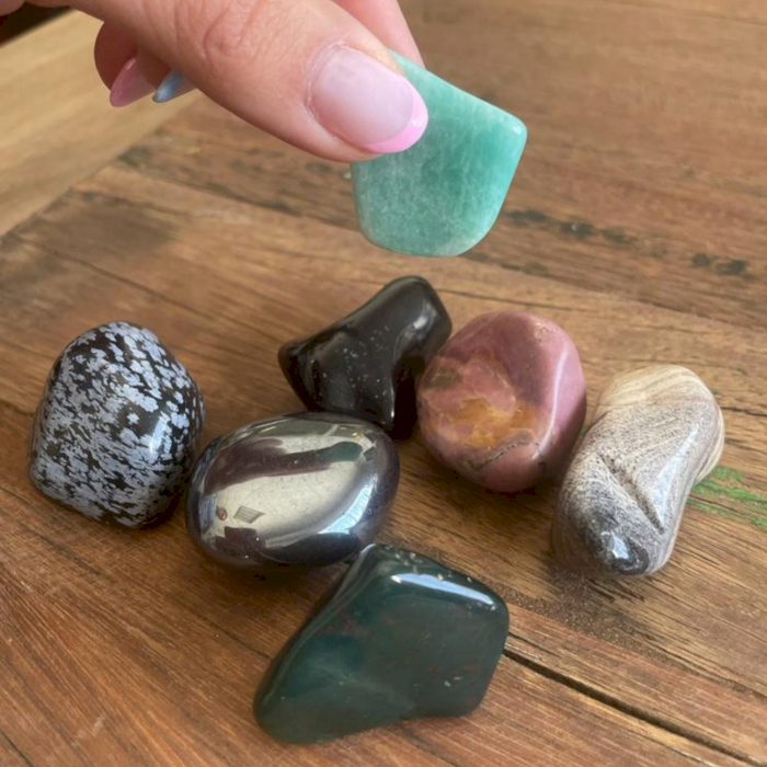 AW Artisan Dropshipping, fabricante, proveedor y distribuidor de Piedras Naturales XL, Jaspe Plateado, Heliotropo o Bloodstone, Hematita, Obsidiana Nevada, Amazonita, Rodonita, Turmalina Negra.
