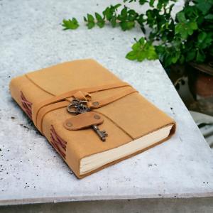 Cuadernos de cuero con llave 
