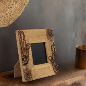 Marcos de fotos en madera con tallado buda para revender en tu tienda online