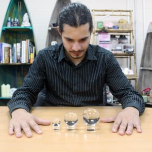 Bolas de cristal, magia y elegancia para impulsar tus ventas online