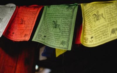 el Poder de las Banderas Tibetanas