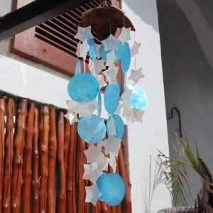 Añade nuestros carrillones de viento hechos en indoesia y diferenciate de la competencia