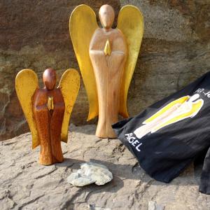 Ángeles de madera en tendencia para revender en tu tienda online